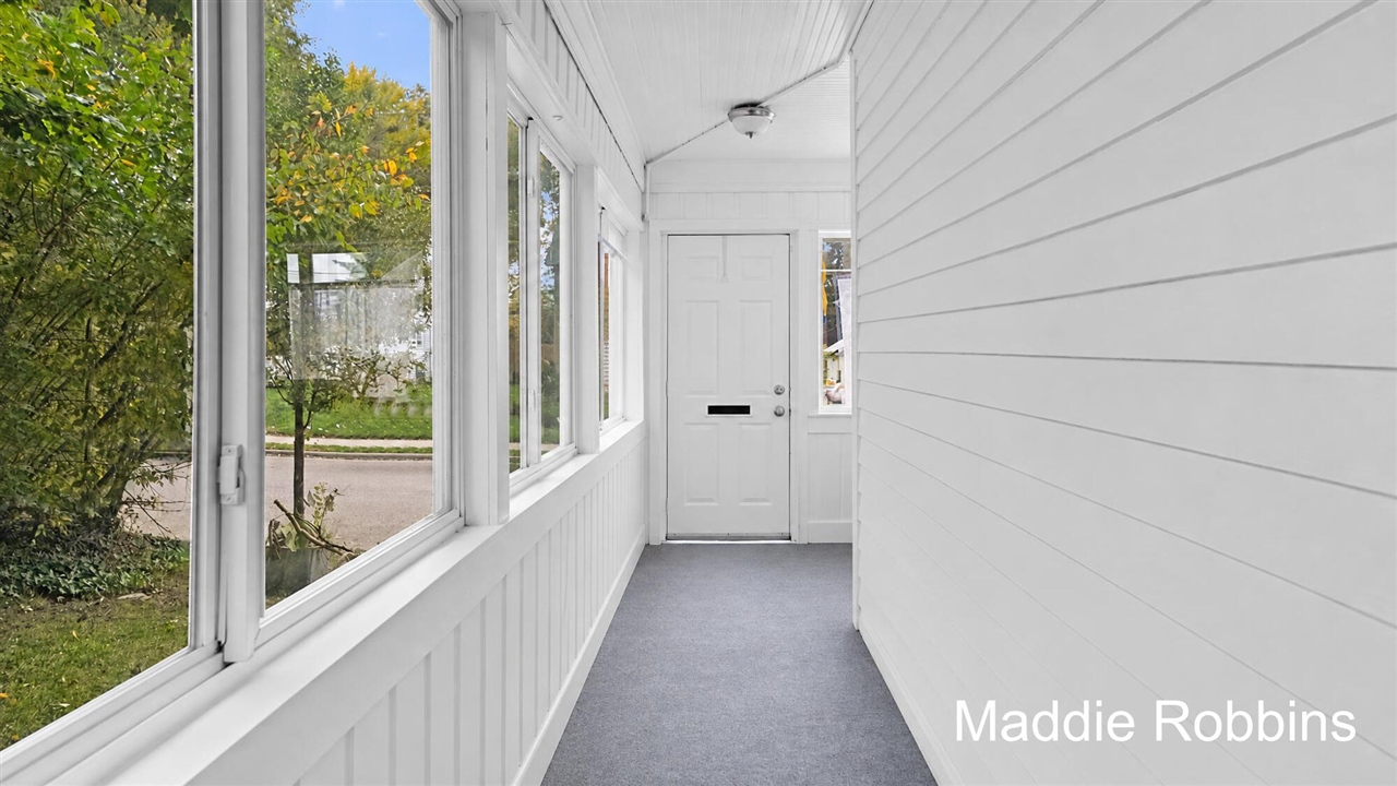 Photo 4 of Single family home for sale at 41 Grove St, Grand Rapids, MI 49505 | MLS# 70564605 | Listing updated on 2026-10-16