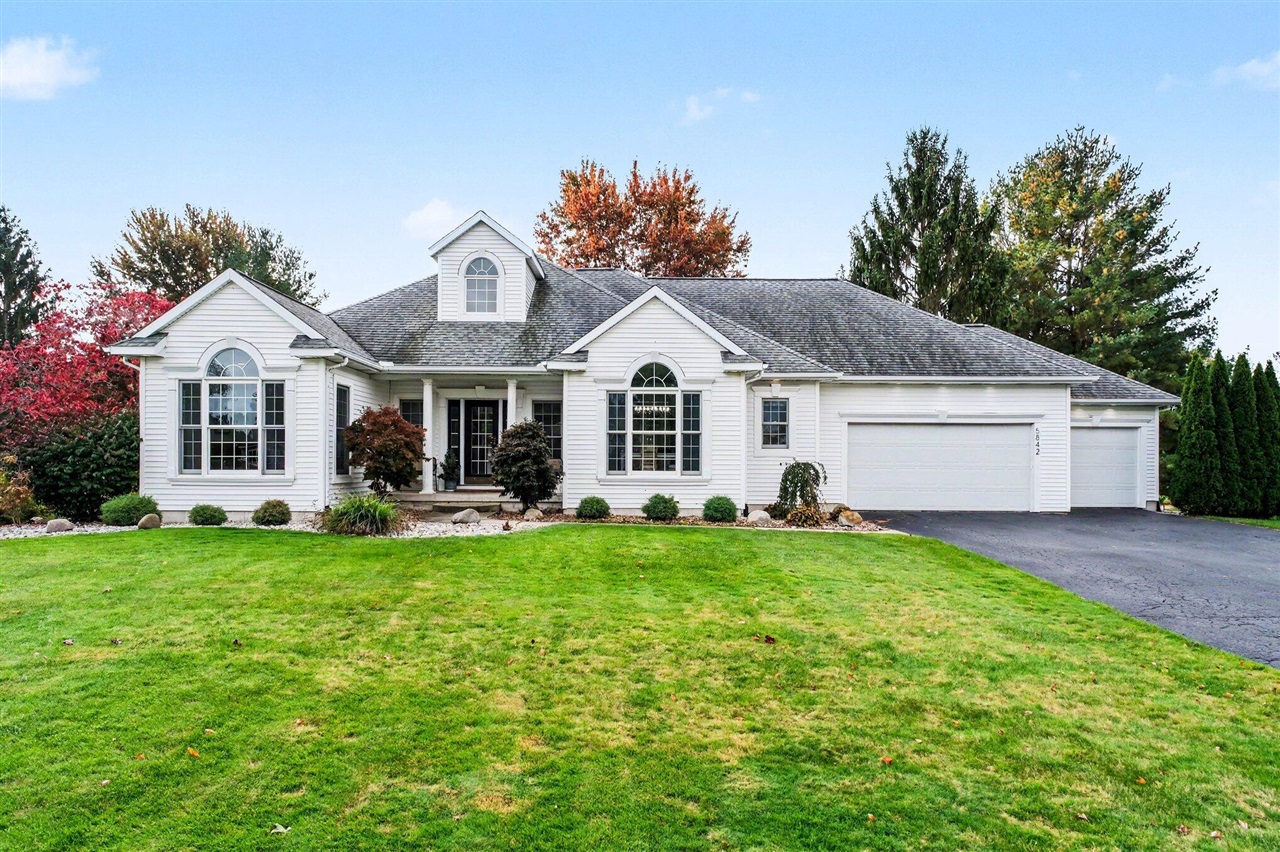 Photo 2 of Sale Pending at 5842 Julie St, Hudsonville, MI 49426 | MLS# 70564626 | Listing updated on 2026-10-20