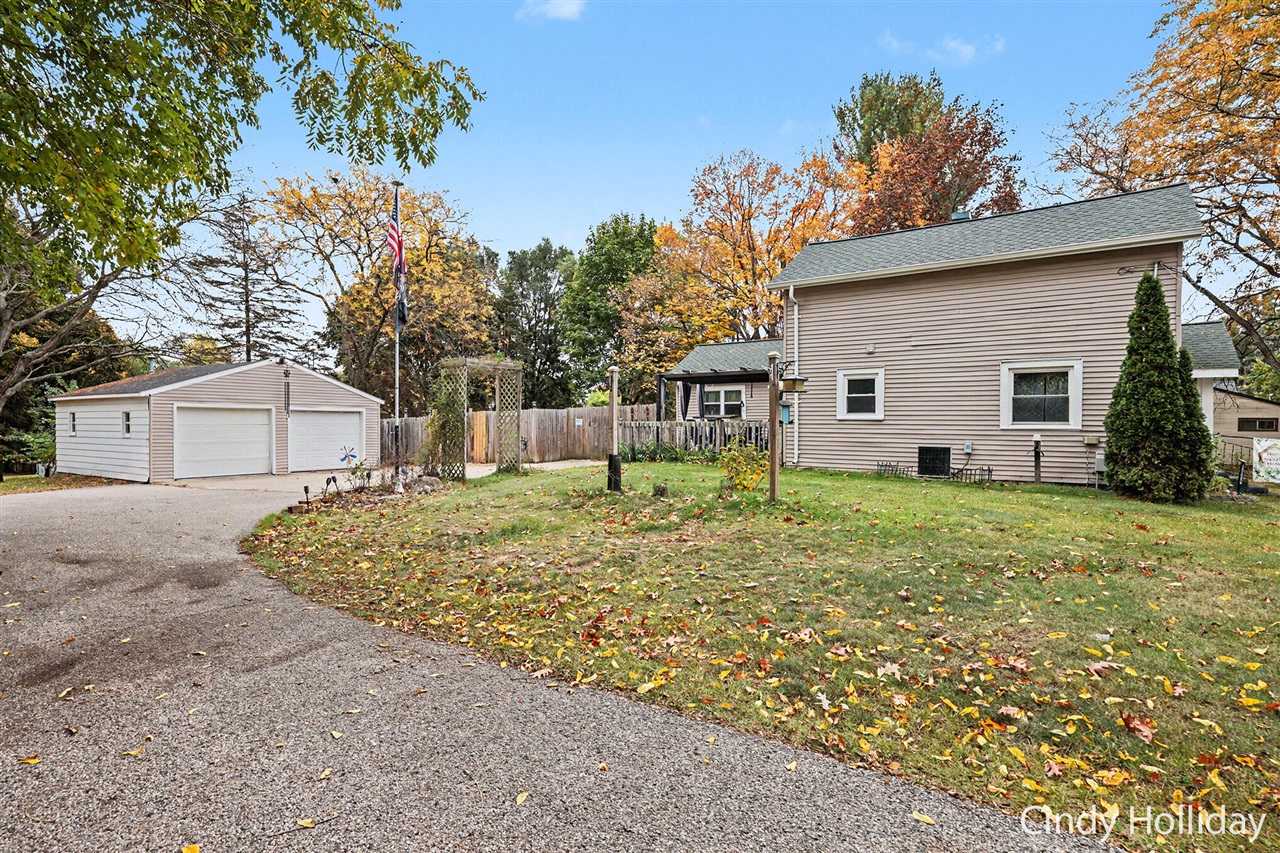 Photo 2 of Single family home for sale at 1014 N 5th Street, Greenville, MI 48838 | MLS# 70564895 | Listing updated on 2026-10-20