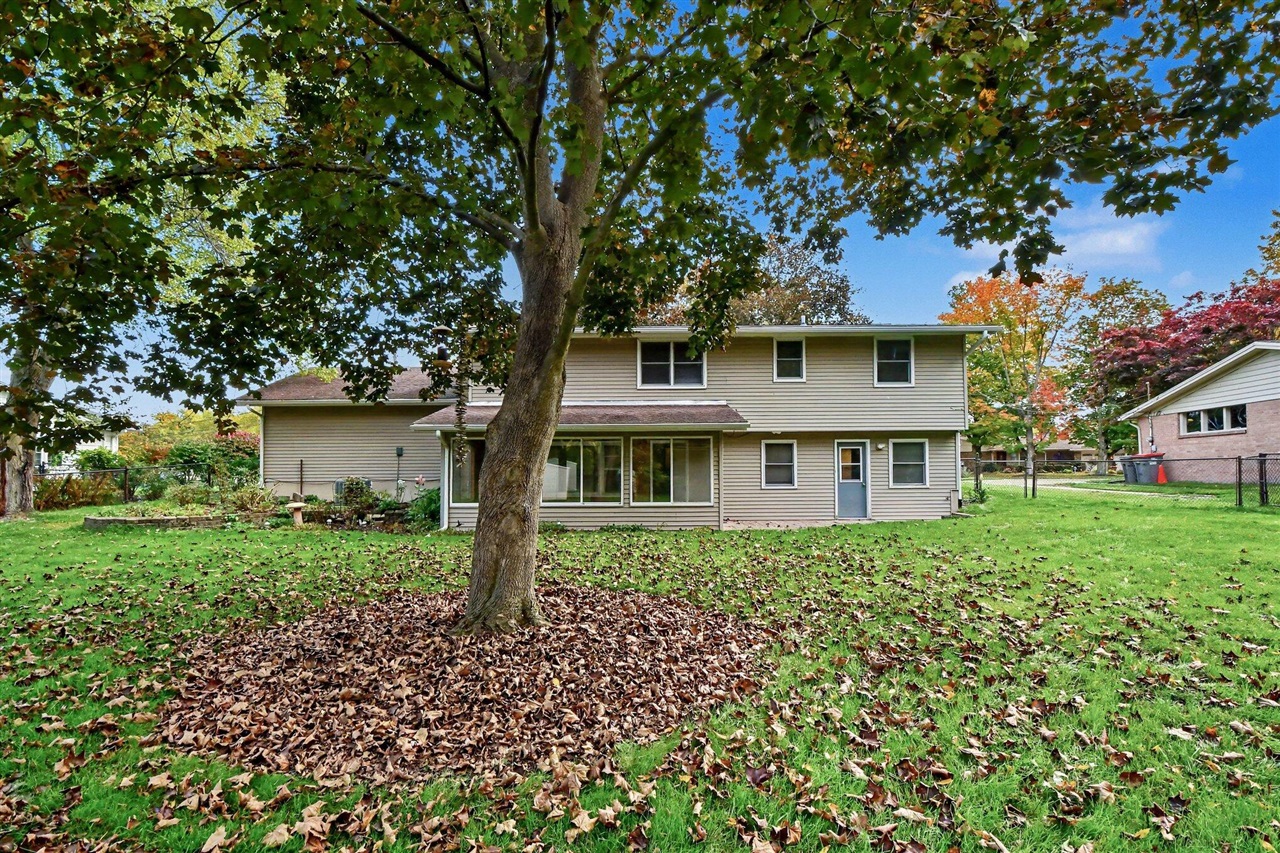 Photo 1 of Single family home for sale at 859 Paradise Lake Dr, Grand Rapids, MI 49546 | MLS# 70564938 | Listing updated on 2026-10-19