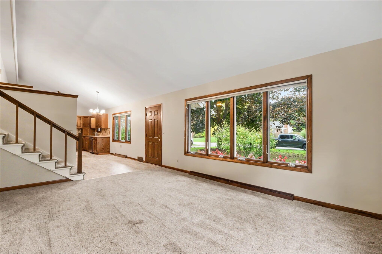 Photo 2 of Single family home for sale at 859 Paradise Lake Dr, Grand Rapids, MI 49546 | MLS# 70564938 | Listing updated on 2026-10-19