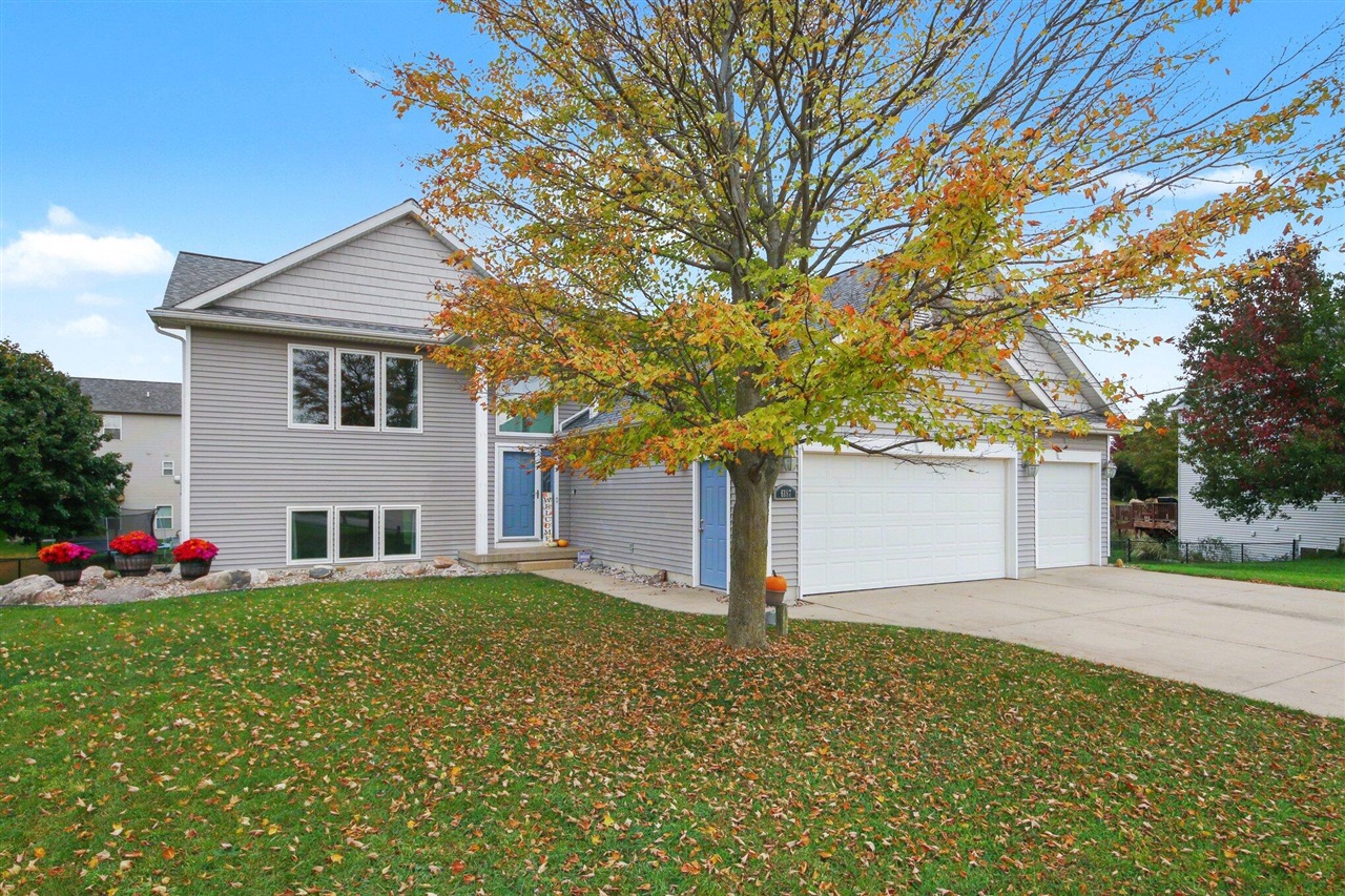 Single family home for sale at 6187 Sheldon Dr, Hudsonville, MI 49426 | MLS# 70565032