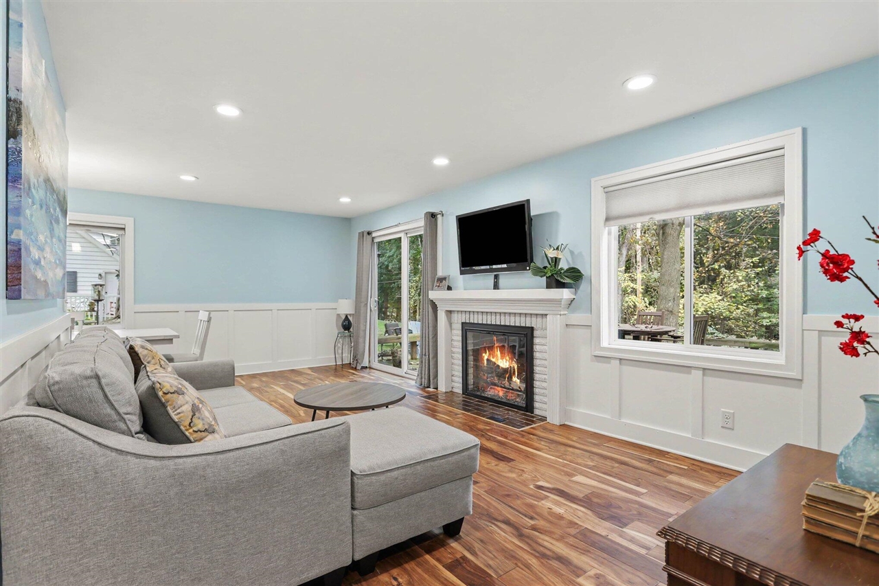 Photo 4 of Single family home for sale at 3808 Heights Dr, Hickory Corners, MI 49060 | MLS# 70565033 | Listing updated on 2026-10-20
