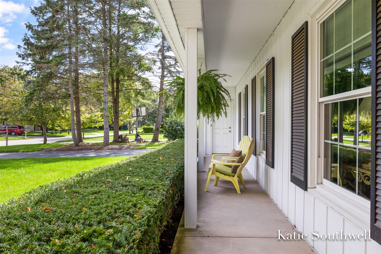 Photo 4 of Single family home for sale at 1739 Morningside Dr, Grand Rapids, MI 49506 | MLS# 70565173 | Listing updated on 2026-10-21