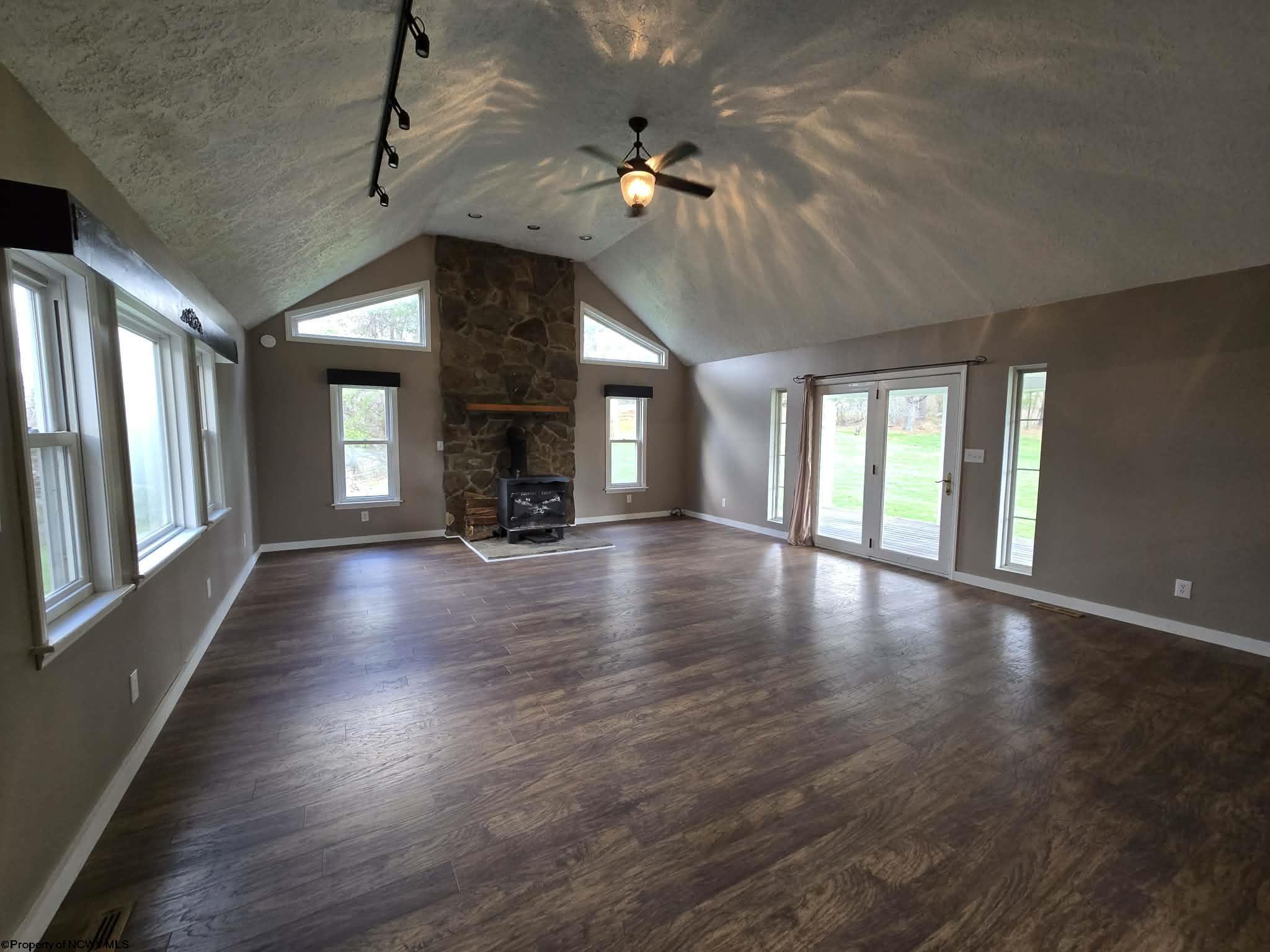 Gallery Image 19