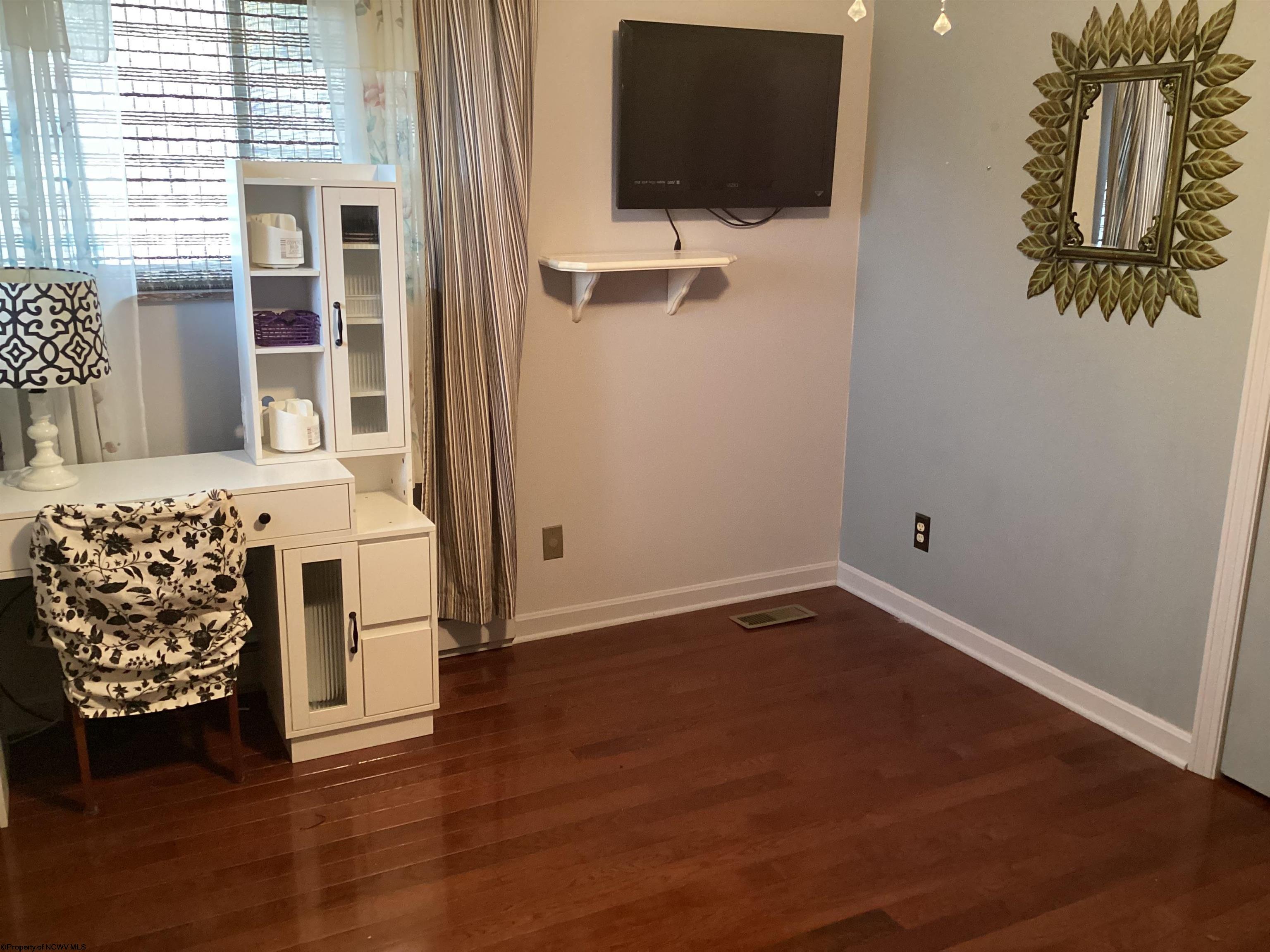 Gallery Image 16