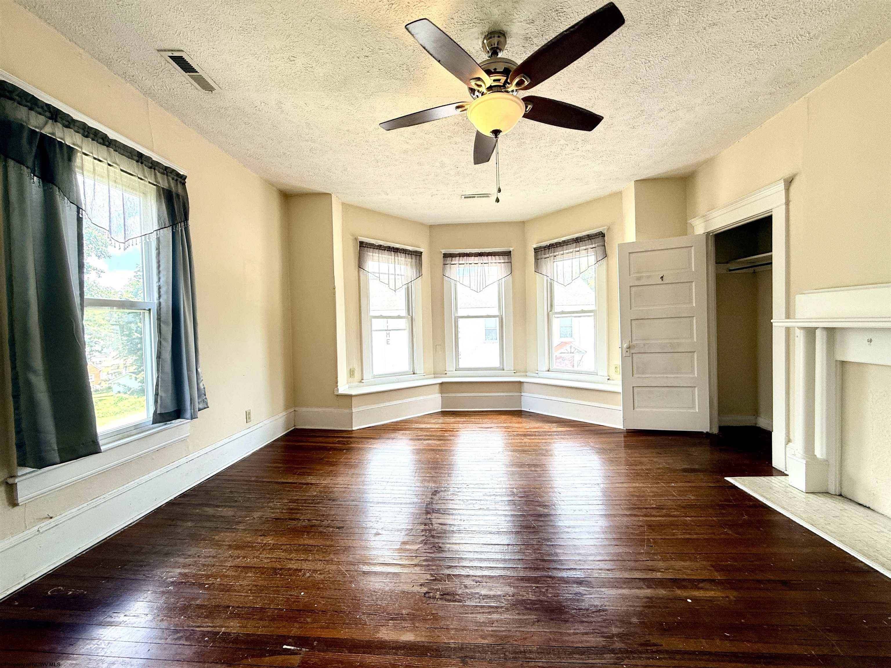 Gallery Image 17