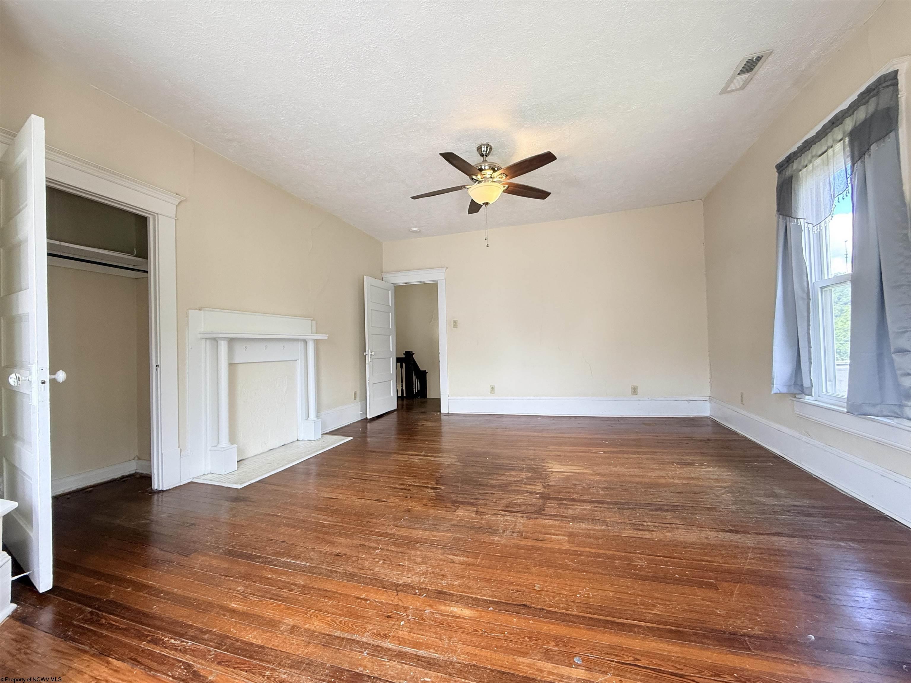 Gallery Image 18