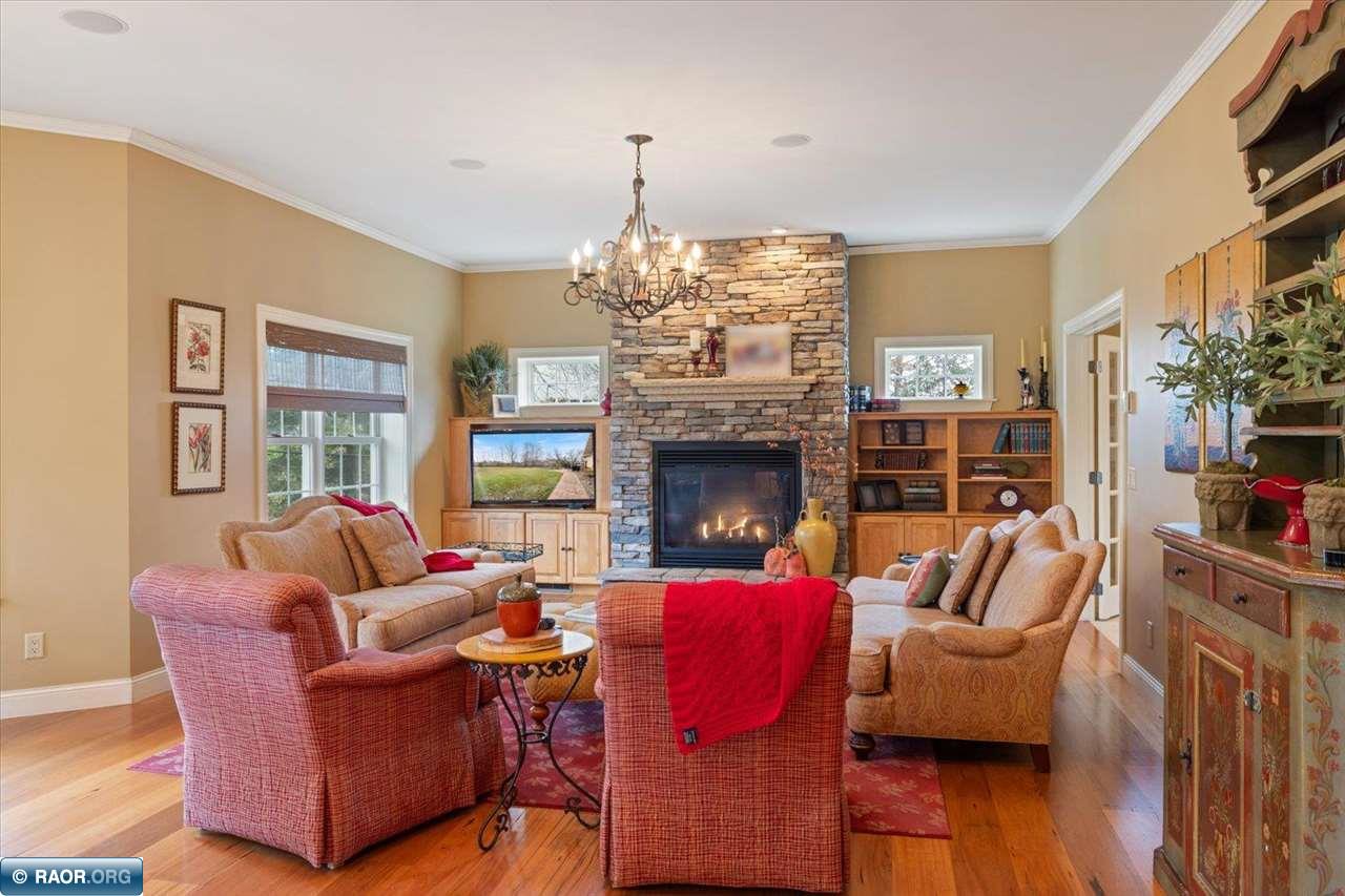 303 N Fairview Circle