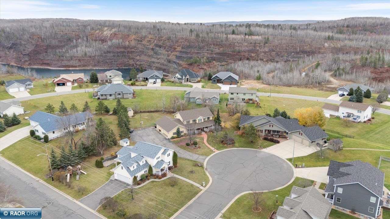 303 N Fairview Circle