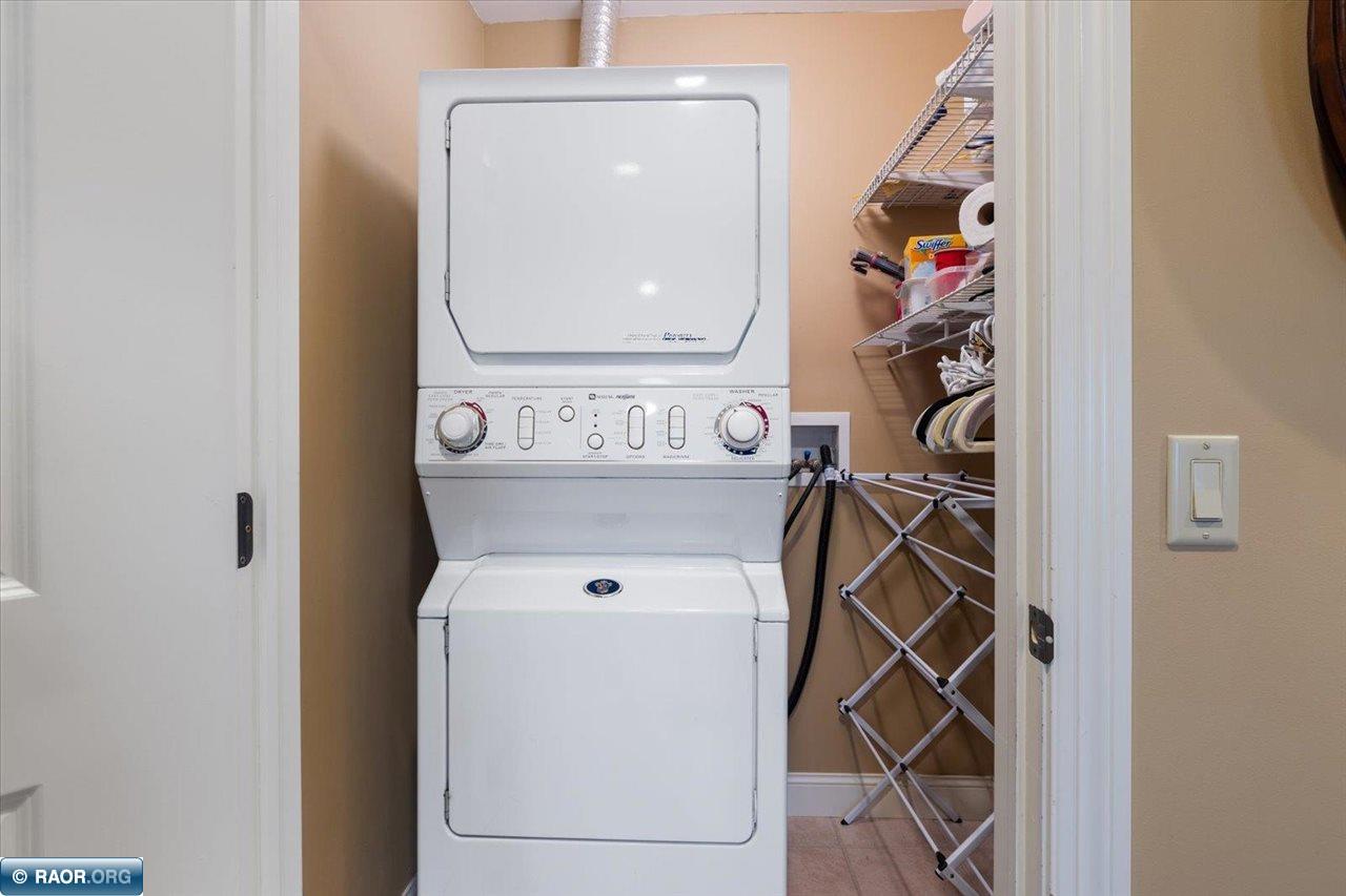 303 N Fairview Circle