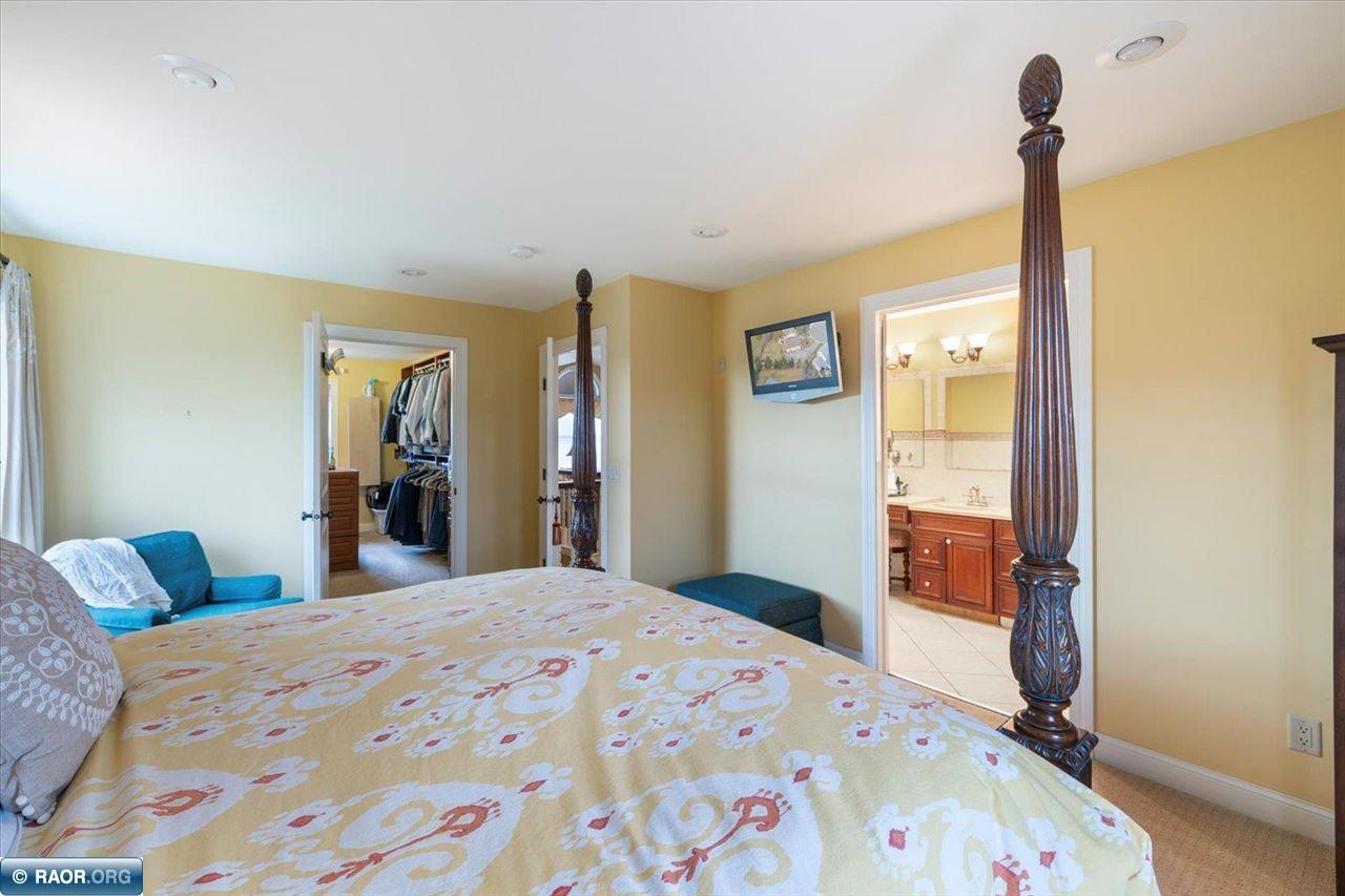 303 N Fairview Circle