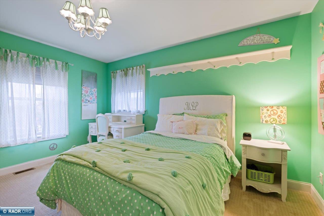 303 N Fairview Circle