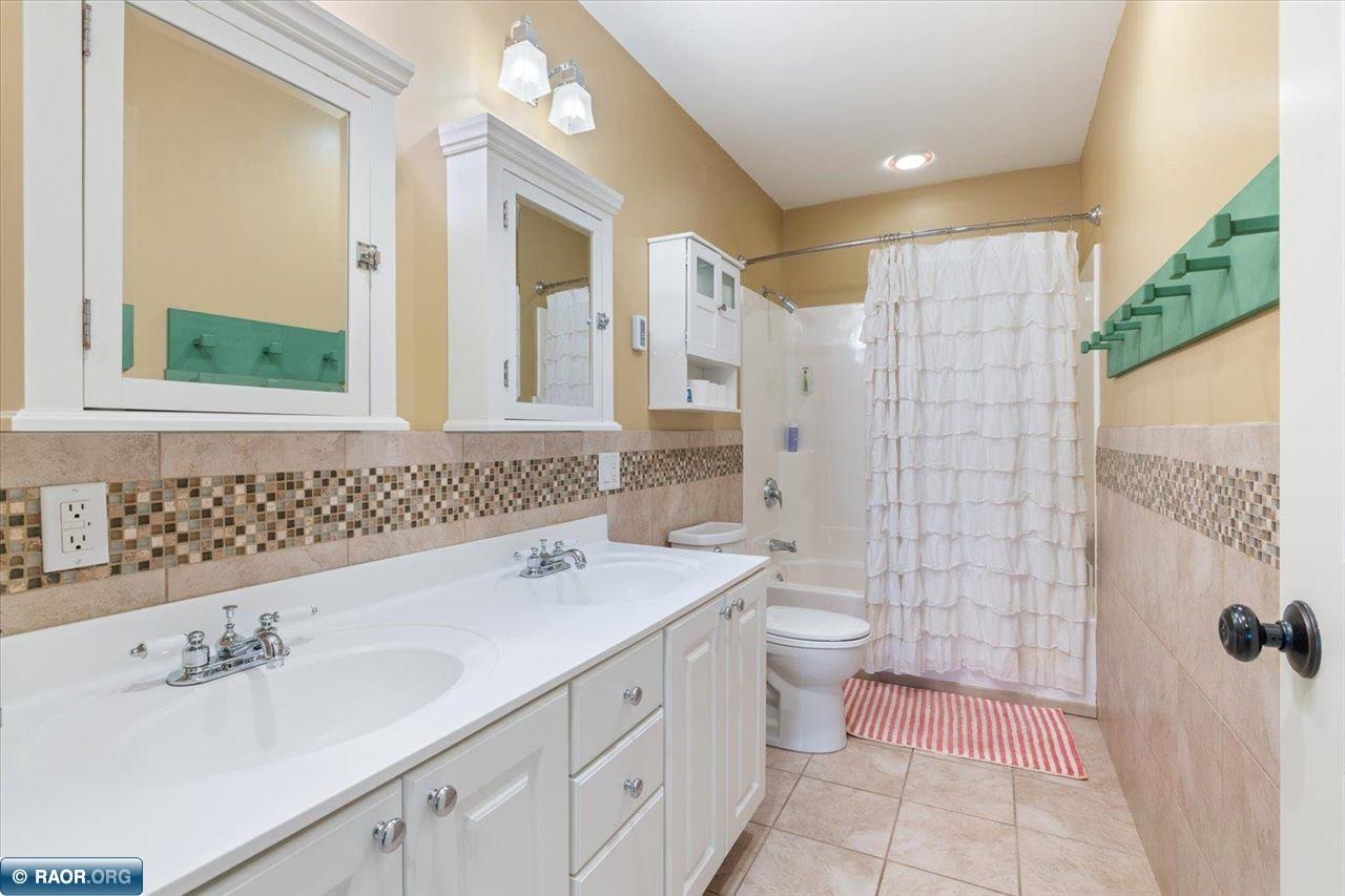 303 N Fairview Circle