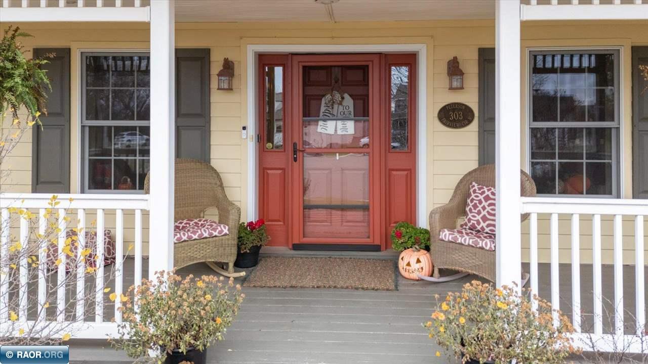 303 N Fairview Circle