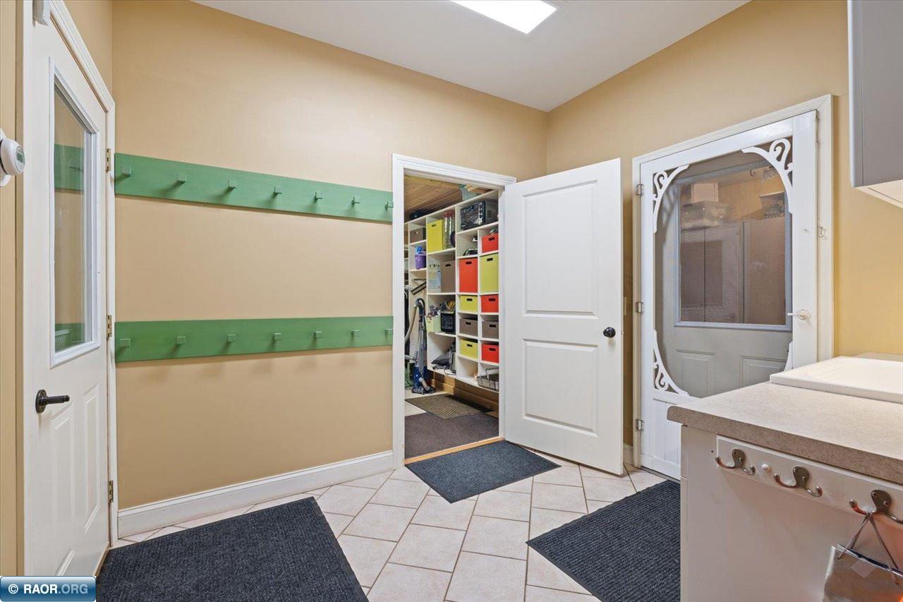 303 N Fairview Circle