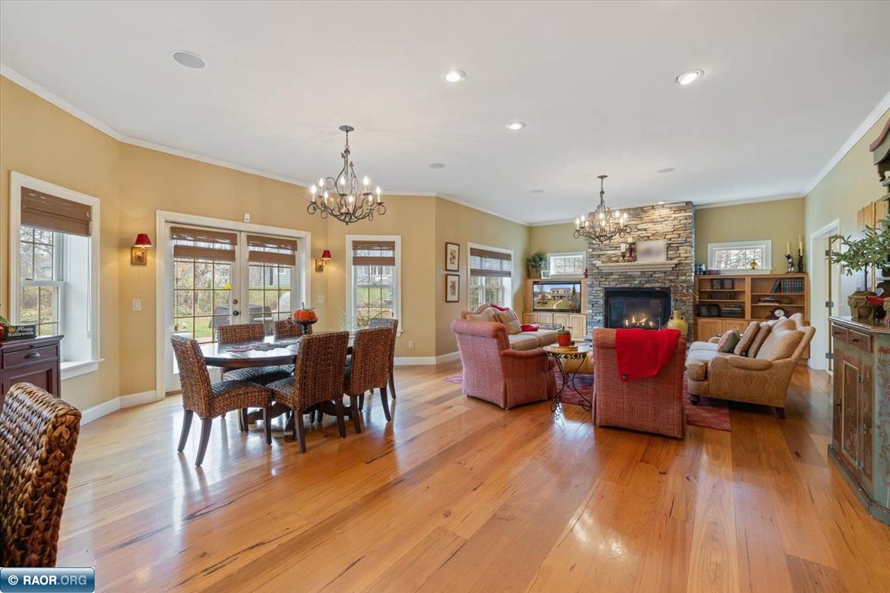 303 N Fairview Circle