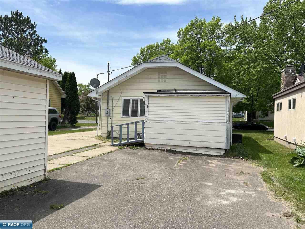3518 W 2nd Ave, Hibbing, MN 55746 Listing Photo  18