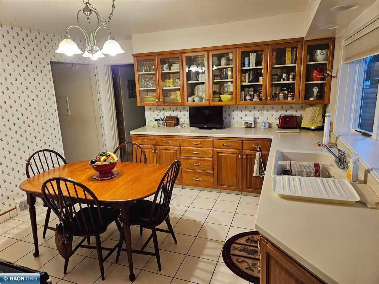 816 E 25th st, Hibbing, MN 55746 Listing Photo  8