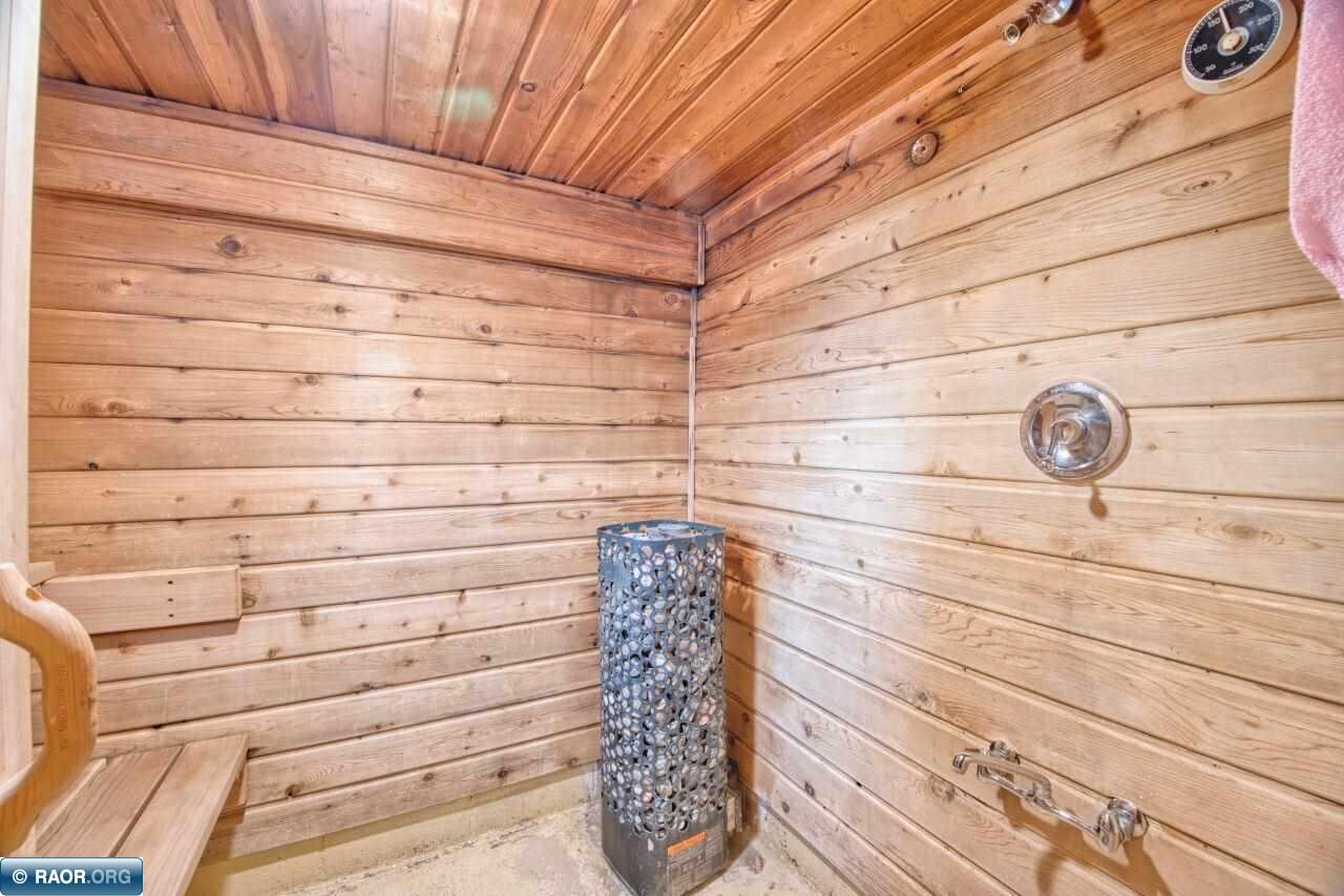1522 13th Ave E, Hibbing, MN 55746 Listing Photo  28
