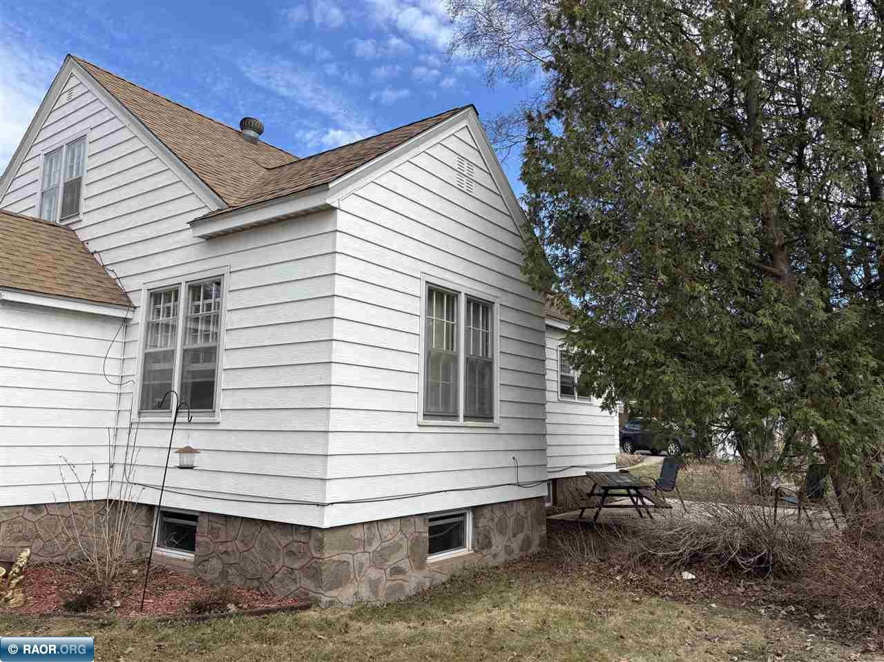 910 Minnesota Street, Hibbing, MN 55746 Listing Photo  2