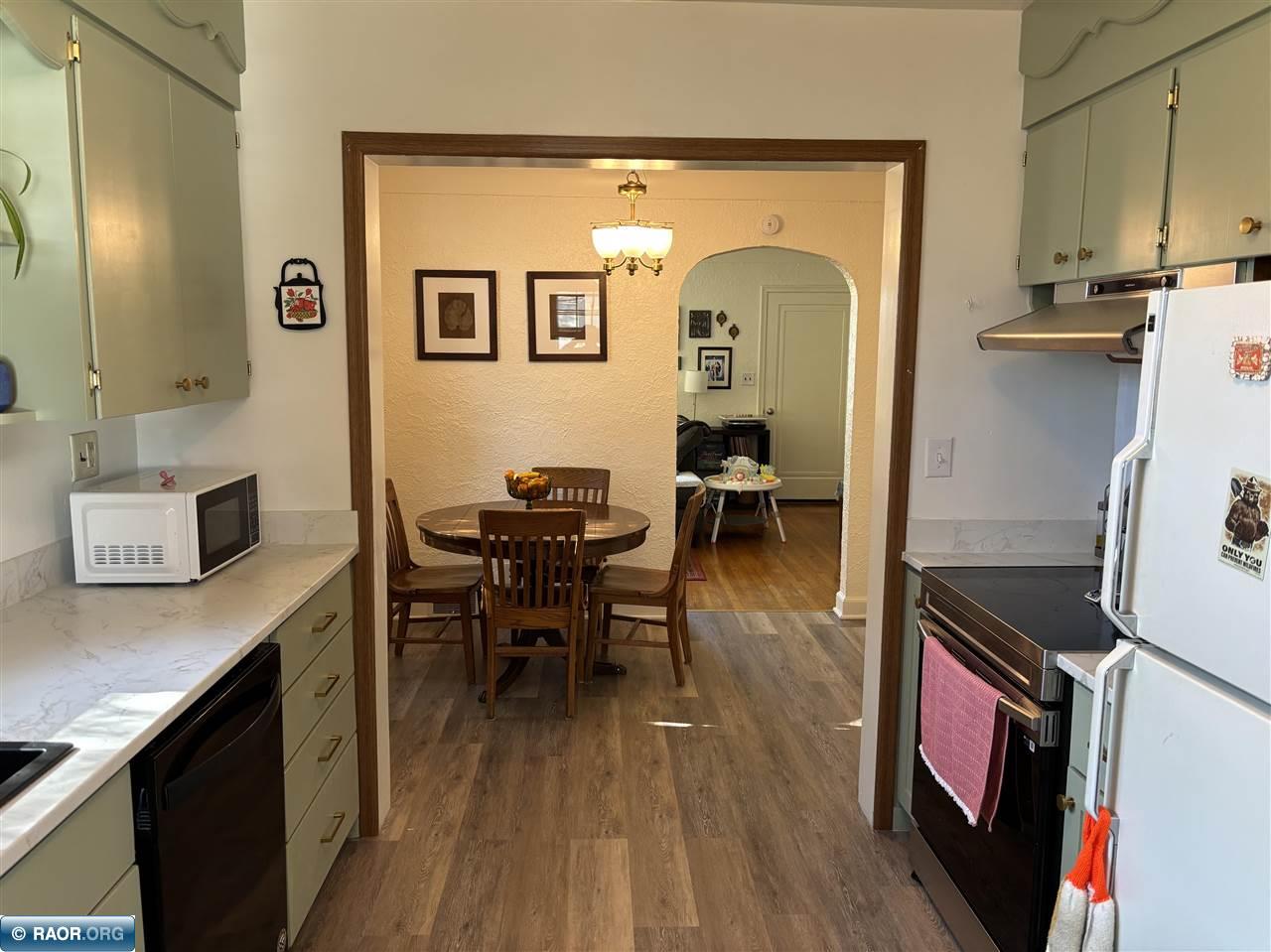 910 Minnesota Street, Hibbing, MN 55746 Listing Photo  16