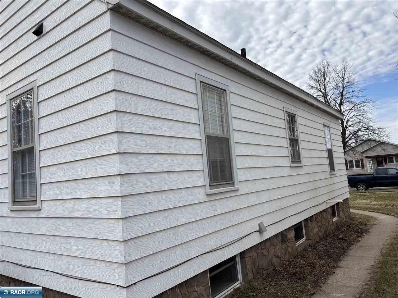 910 Minnesota Street, Hibbing, MN 55746 Listing Photo  5