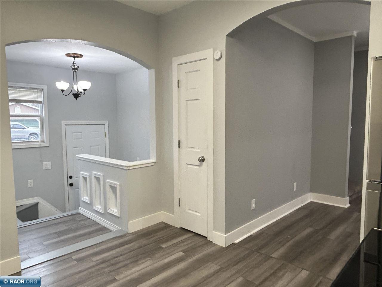 2605 E 4th Ave, Hibbing, MN 55746 Listing Photo  5