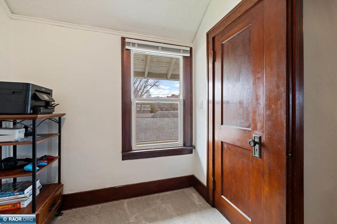 814 E Howard St, Hibbing, MN 55746 Listing Photo  35