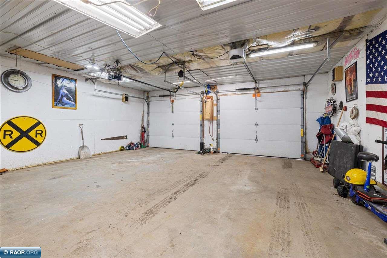 814 E Howard St, Hibbing, MN 55746 Listing Photo  36
