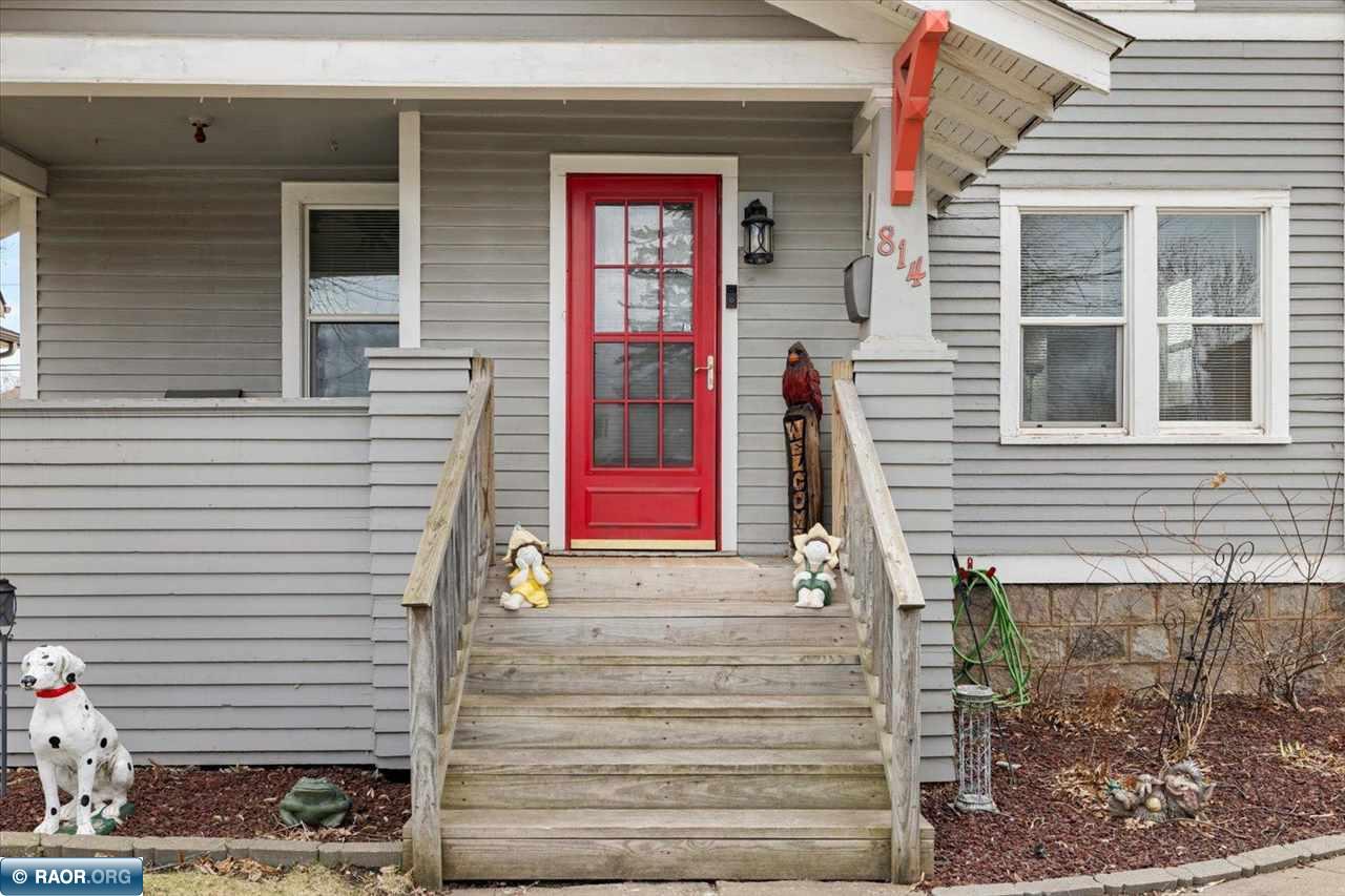 814 E Howard St, Hibbing, MN 55746 Listing Photo  8