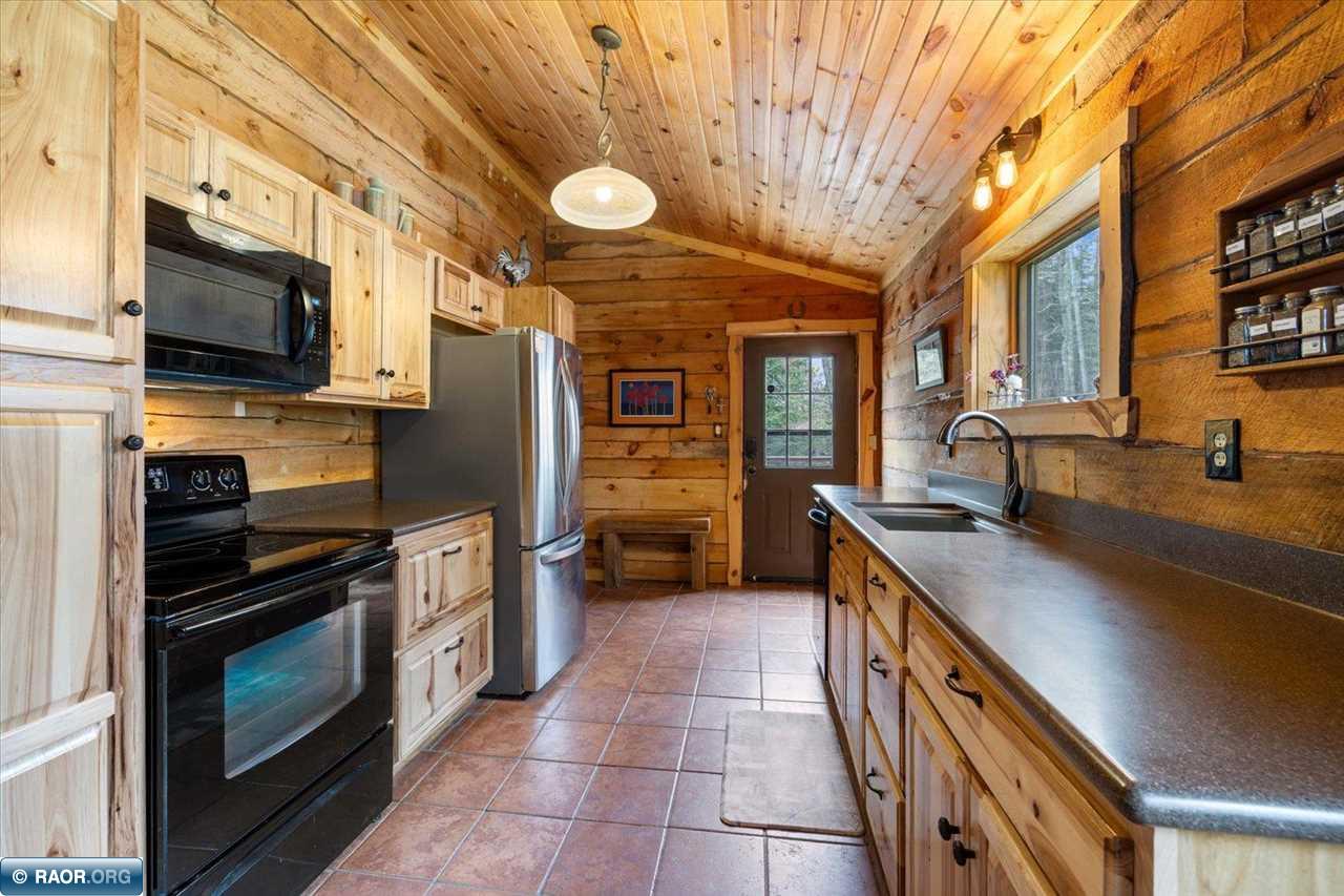 12842 Wichingen Rd, Hibbing, MN 55746 Listing Photo  8