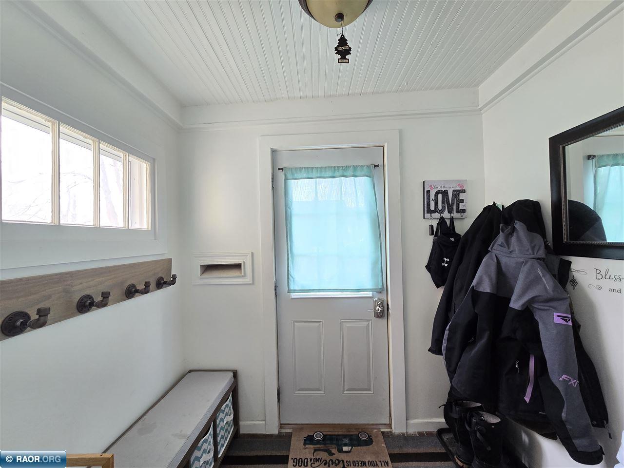 3006 4th Ave W, Hibbing, MN 55746 Listing Photo  2