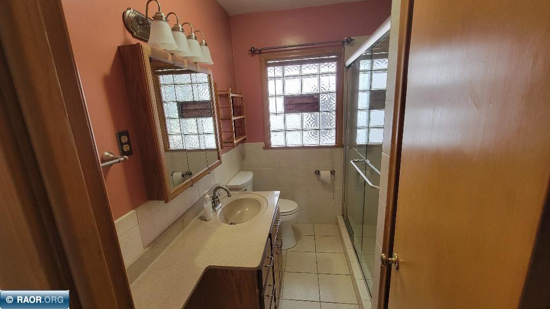 523 E 38th Street, Hibbing, MN 55746 Listing Photo  7