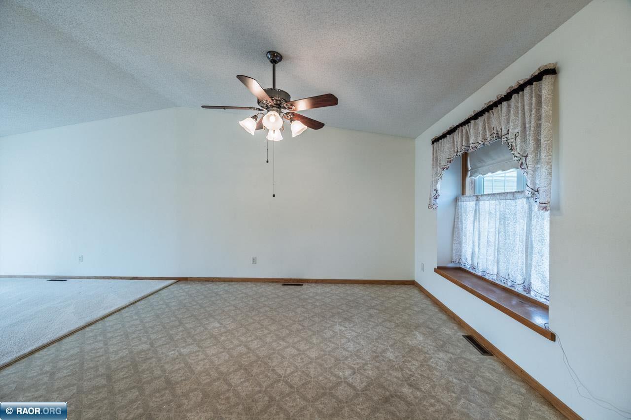 2506 E 21st Ave, Hibbing, MN 55746 Listing Photo  13