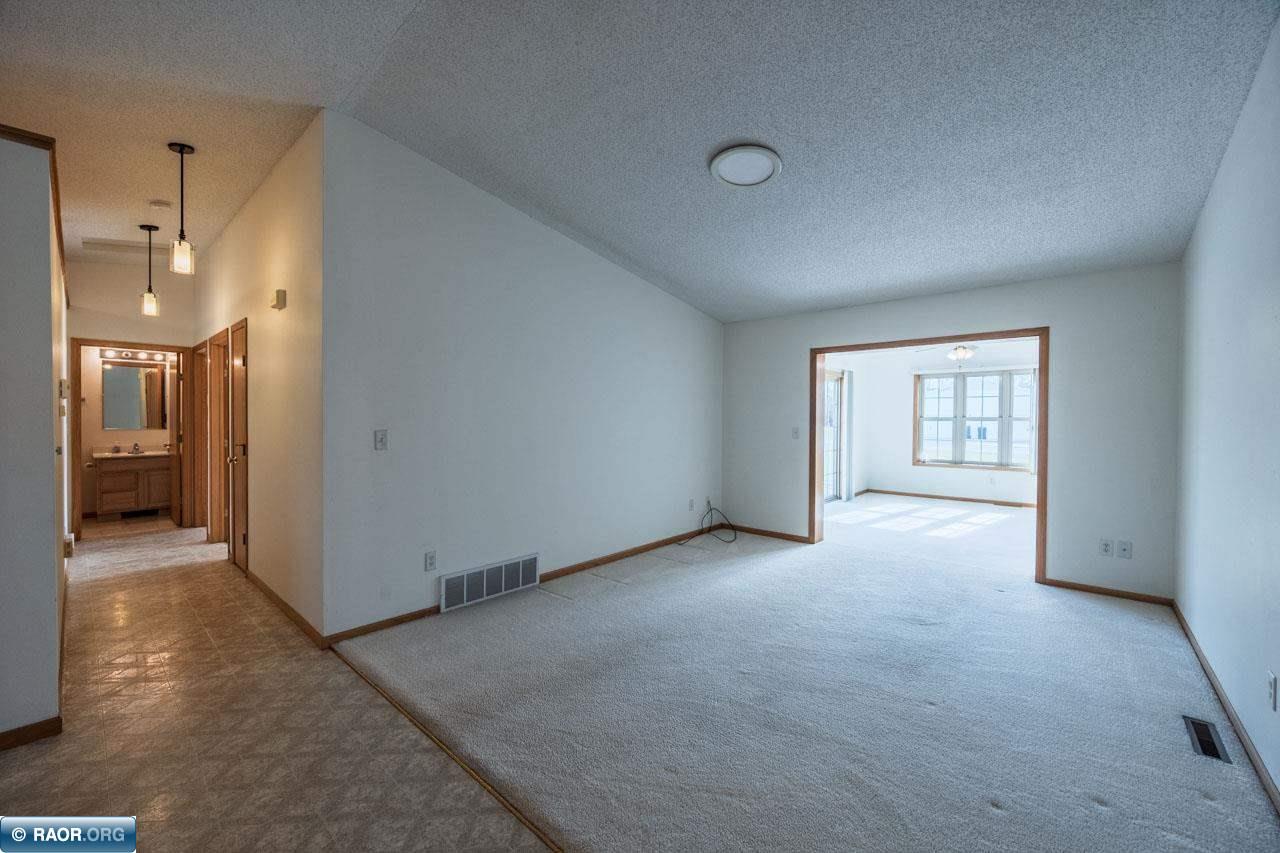 2506 E 21st Ave, Hibbing, MN 55746 Listing Photo  15