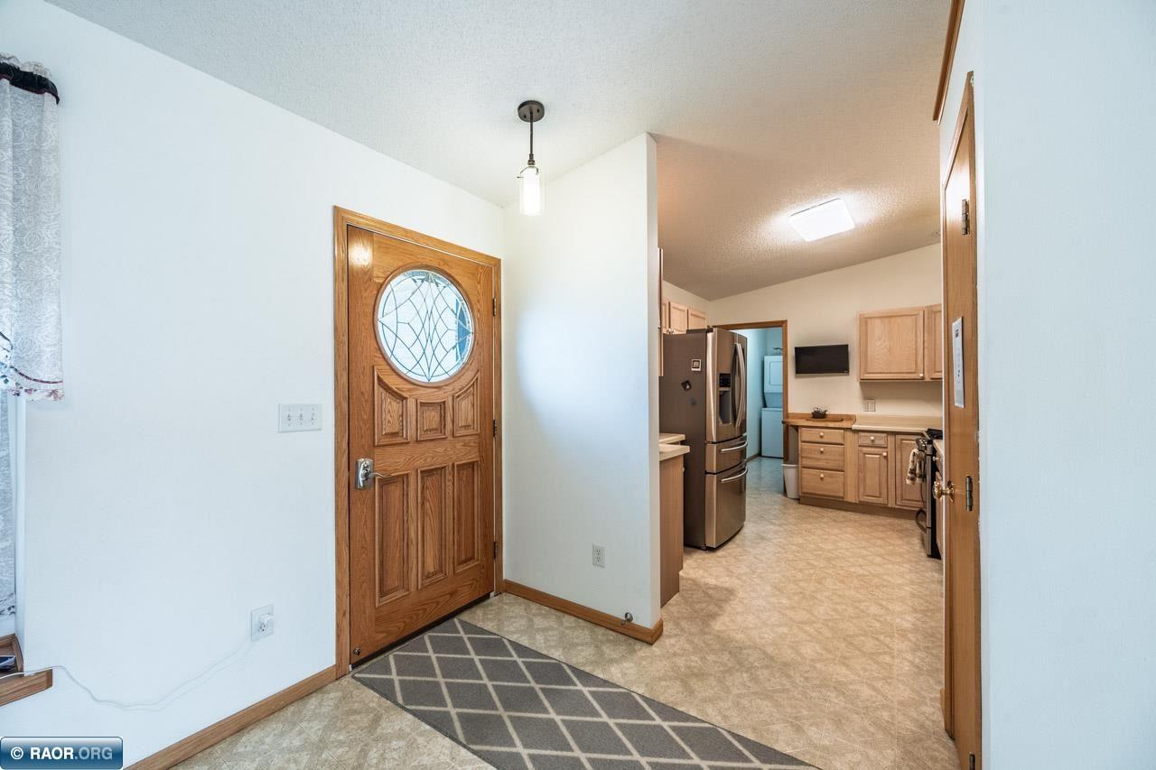 2506 E 21st Ave, Hibbing, MN 55746 Listing Photo  4