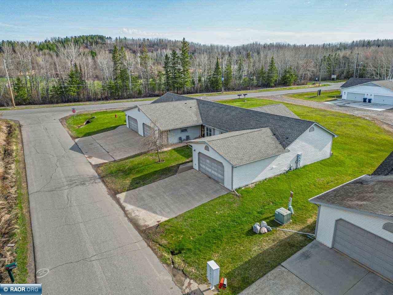 2506 E 21st Ave, Hibbing, MN 55746 Listing Photo  32