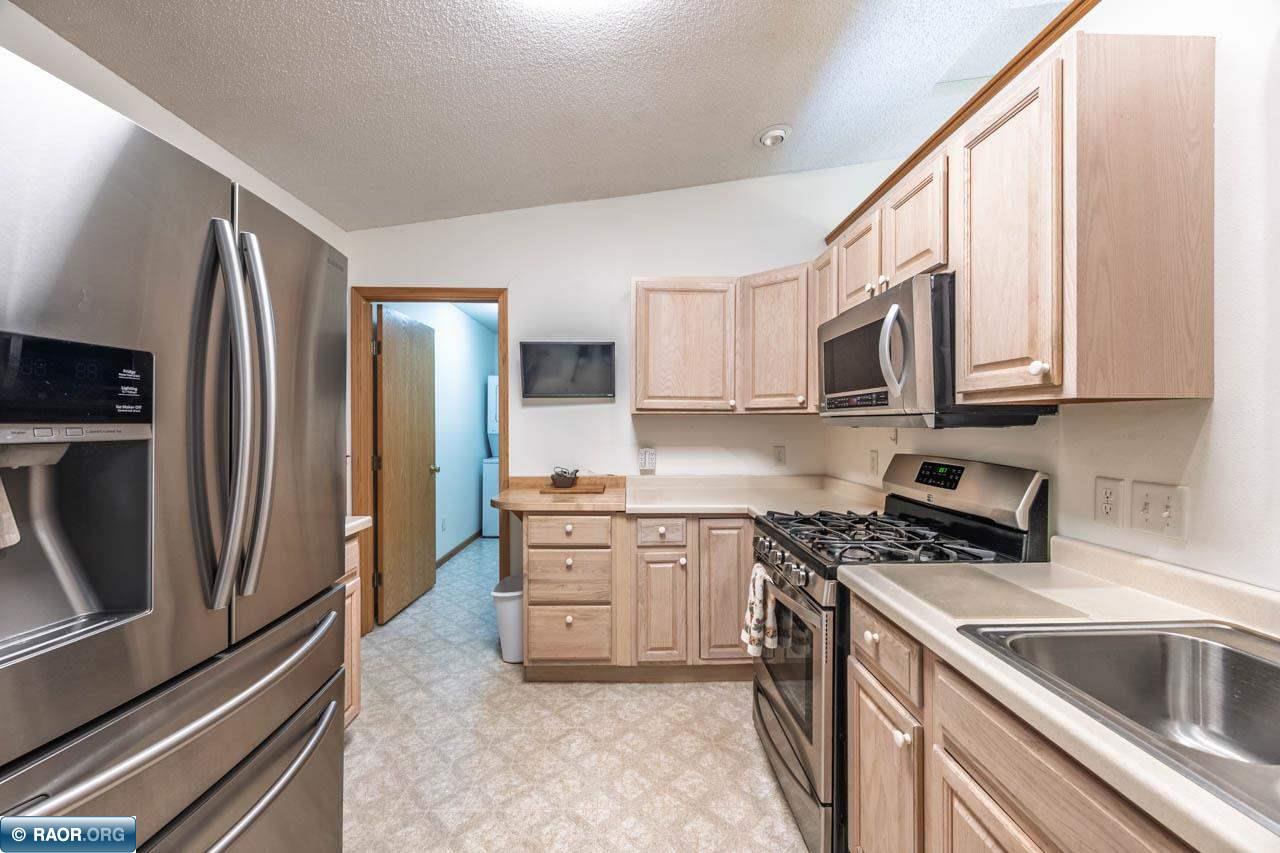 2506 E 21st Ave, Hibbing, MN 55746 Listing Photo  10