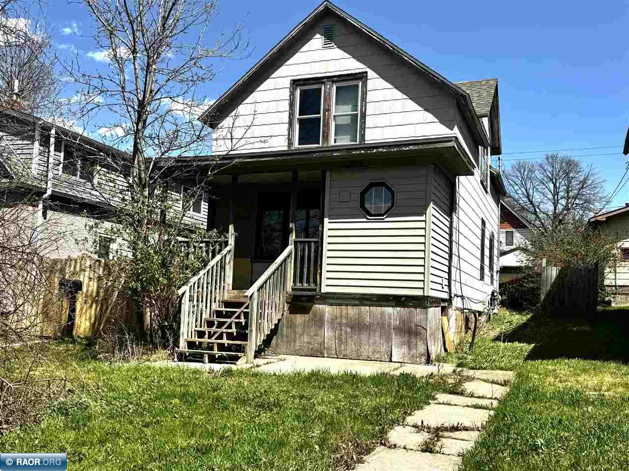 712 Adams Ave
