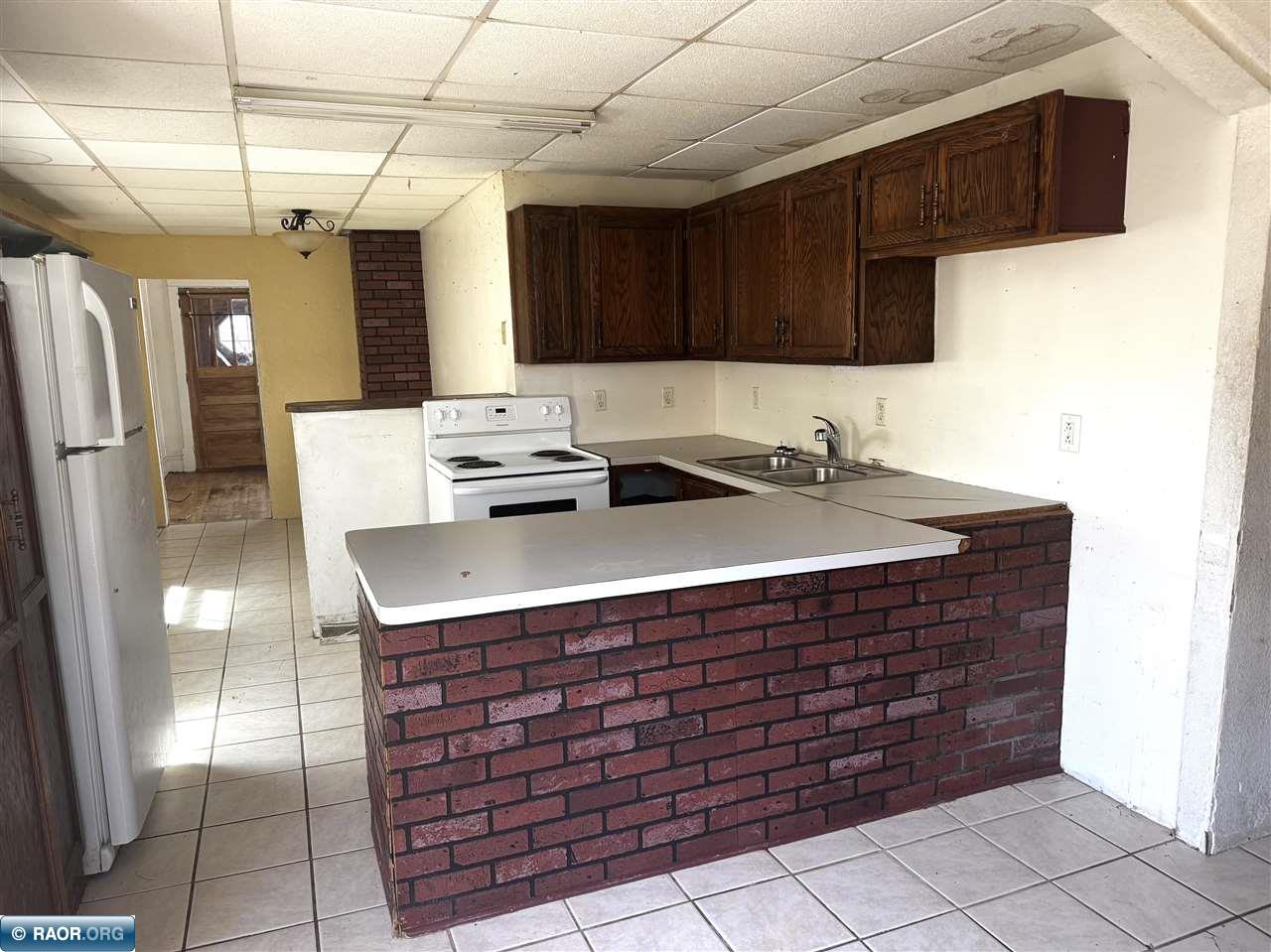 712 Adams Ave