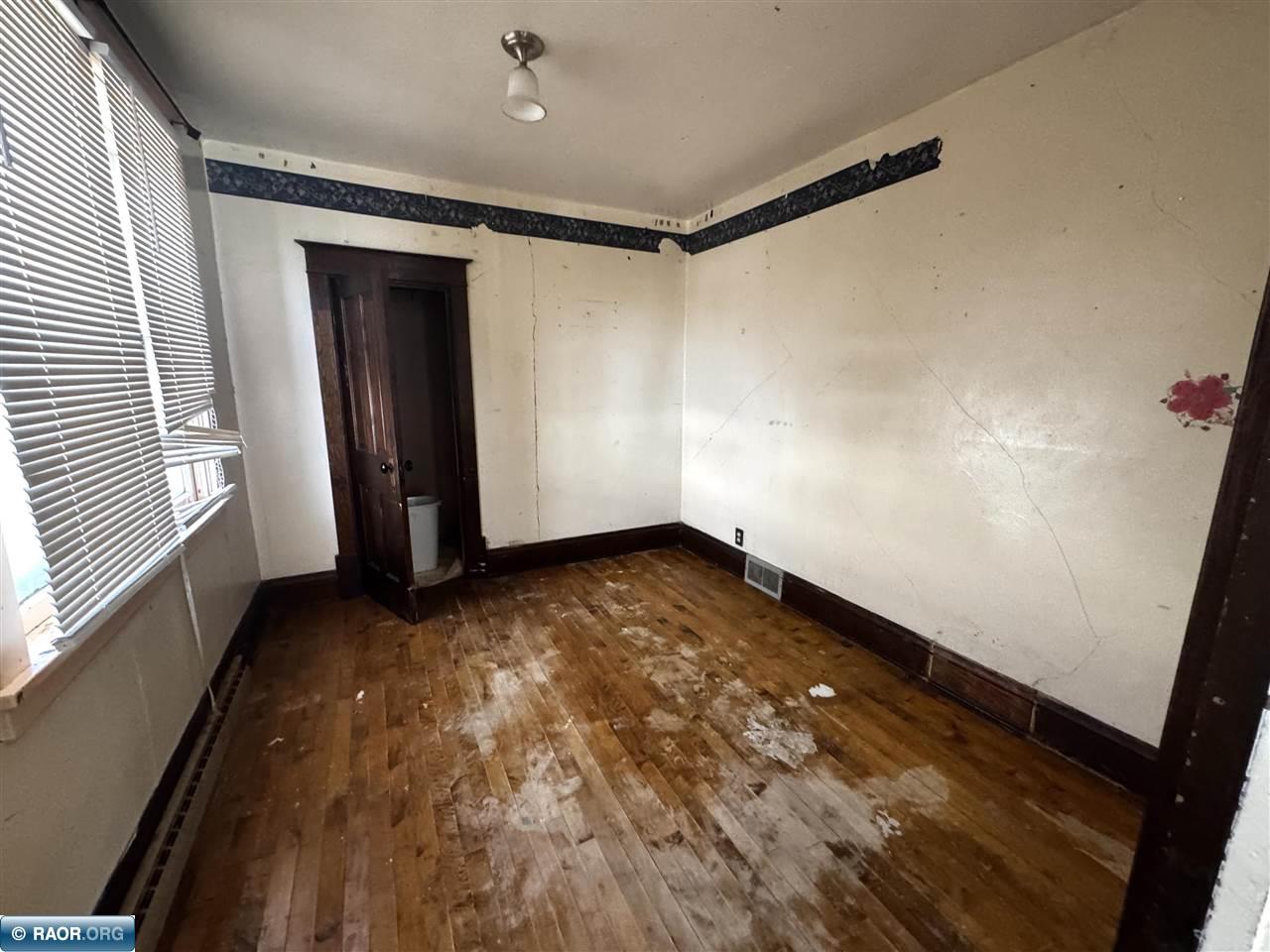 712 Adams Ave