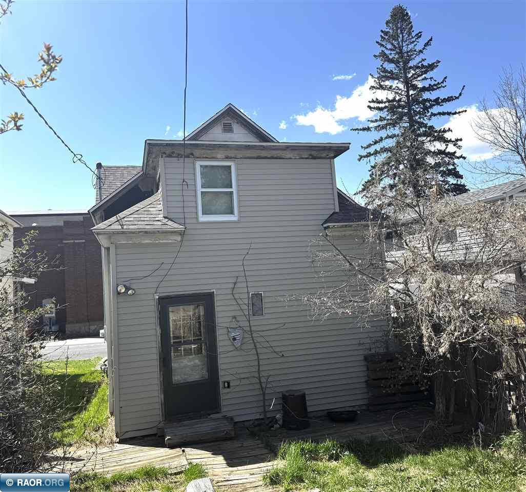 712 Adams Ave