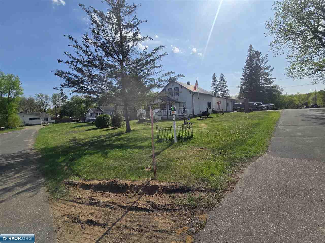 401 Center Ave, Kelly Lake, MN 55746 Listing Photo  2