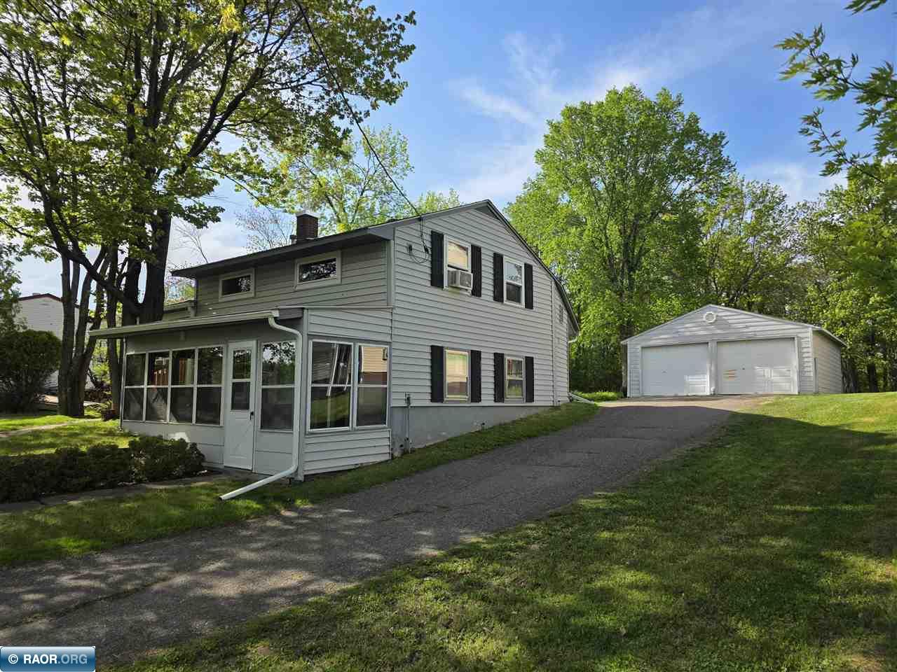 1013 W 47th St, Hibbing, MN 55746 Listing Photo  2