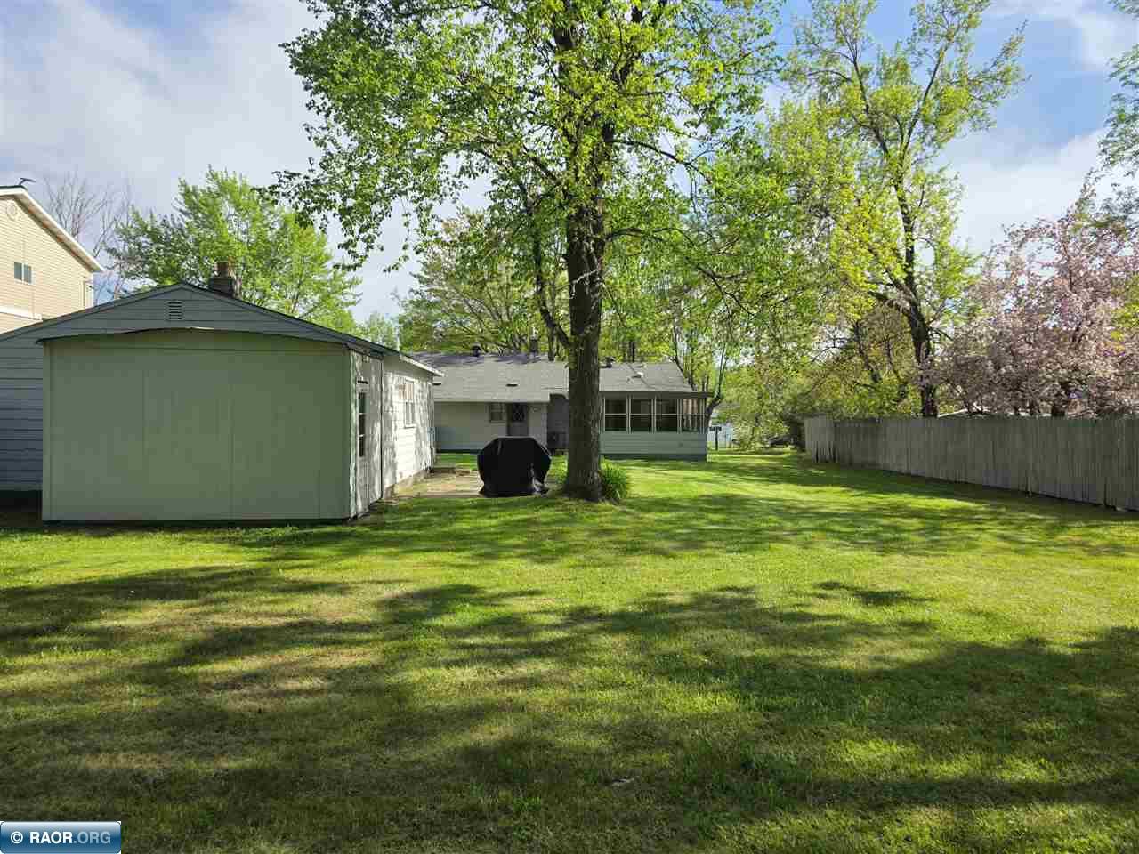 1013 W 47th St, Hibbing, MN 55746 Listing Photo  5