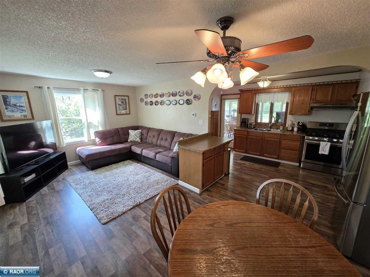 1013 W 47th St, Hibbing, MN 55746 Listing Photo  8