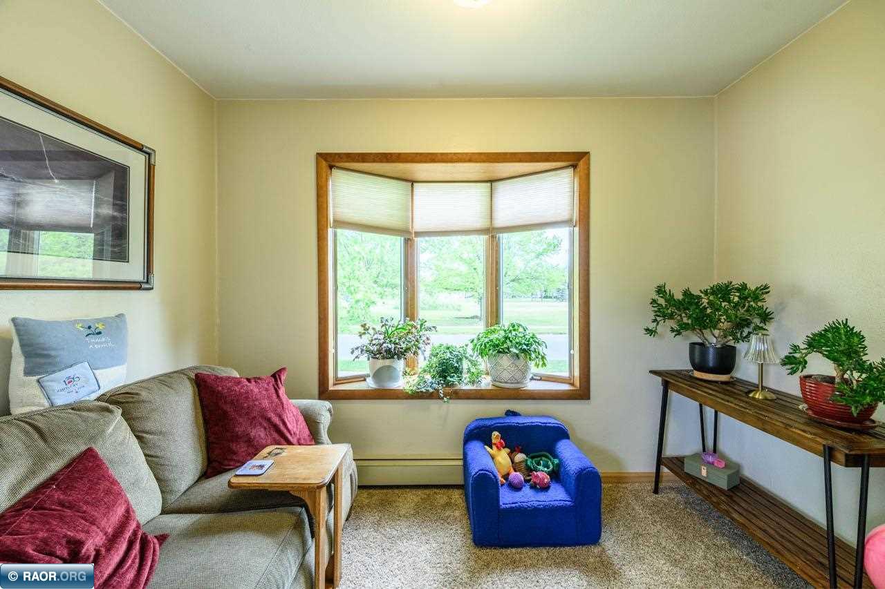 3219 4th Ave W, Hibbing, MN 55746 Listing Photo  3