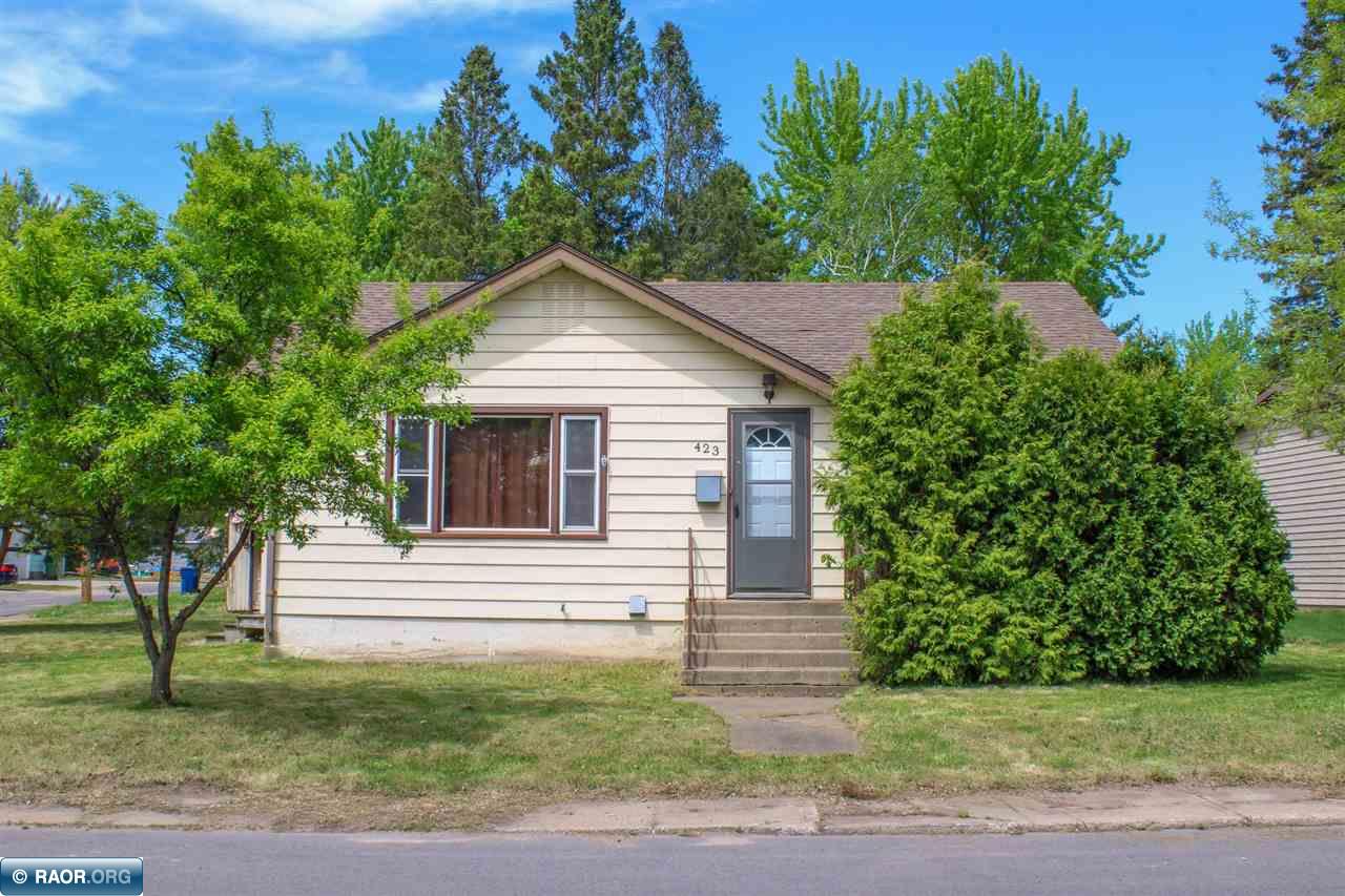 423 38th St E, Hibbing, MN 55746 Listing Photo  2