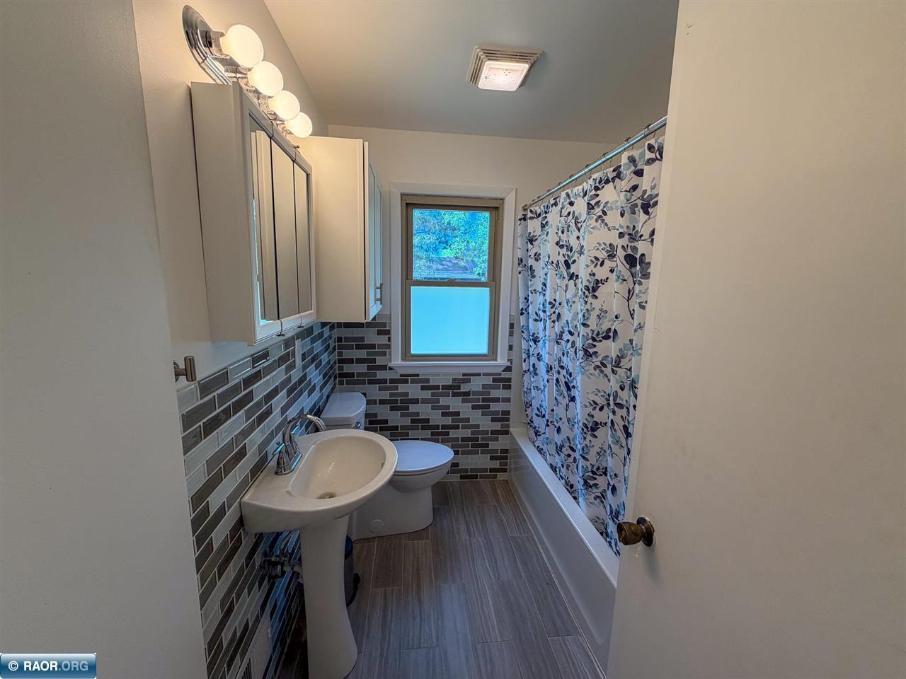 423 38th St E, Hibbing, MN 55746 Listing Photo  15